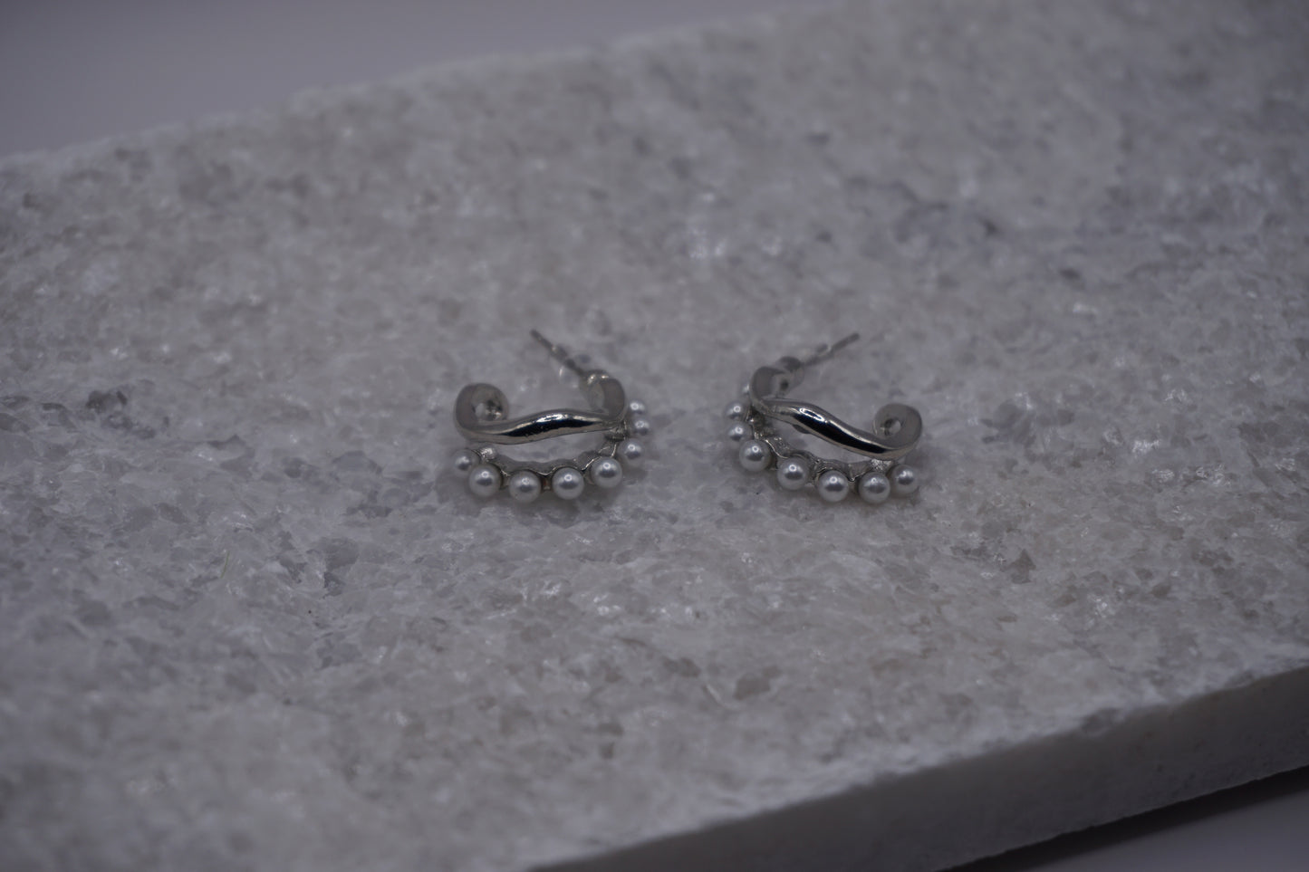 Livia - Pearl Hoop Earrings