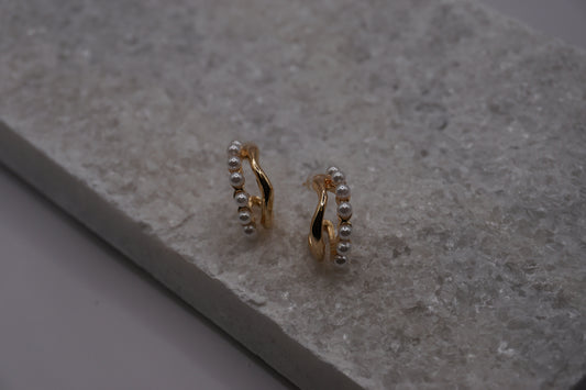 Livia - Pearl Hoop Earrings