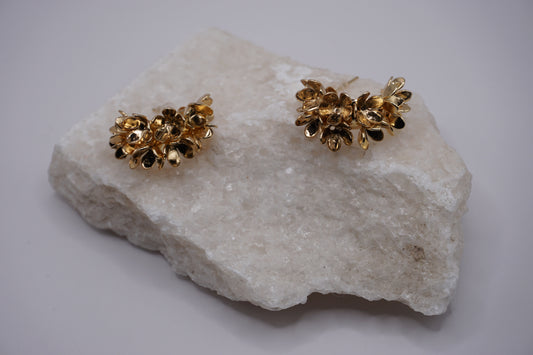 Blooming Grace - Florale Creolen in Gold