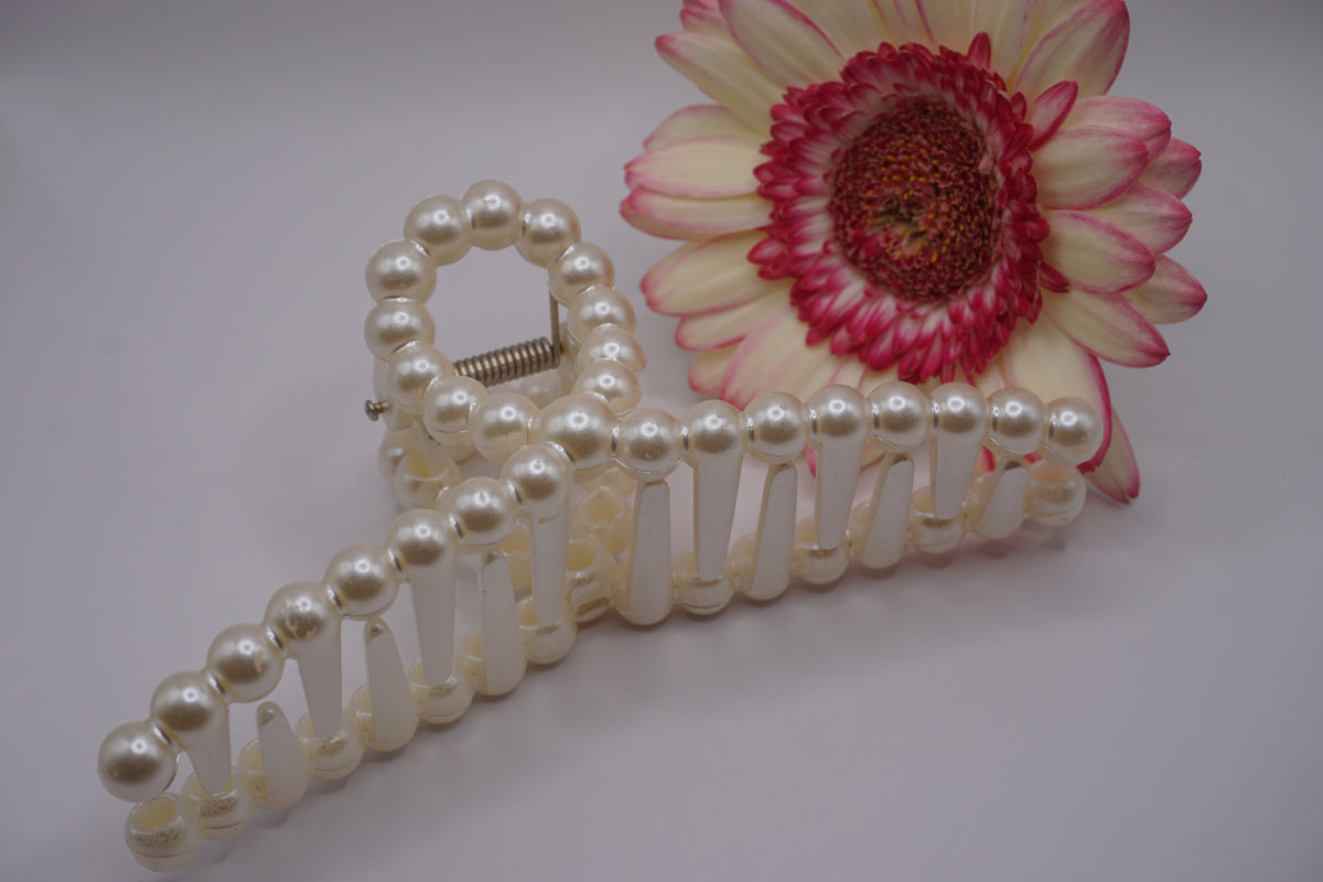 Pearl Hair Claw