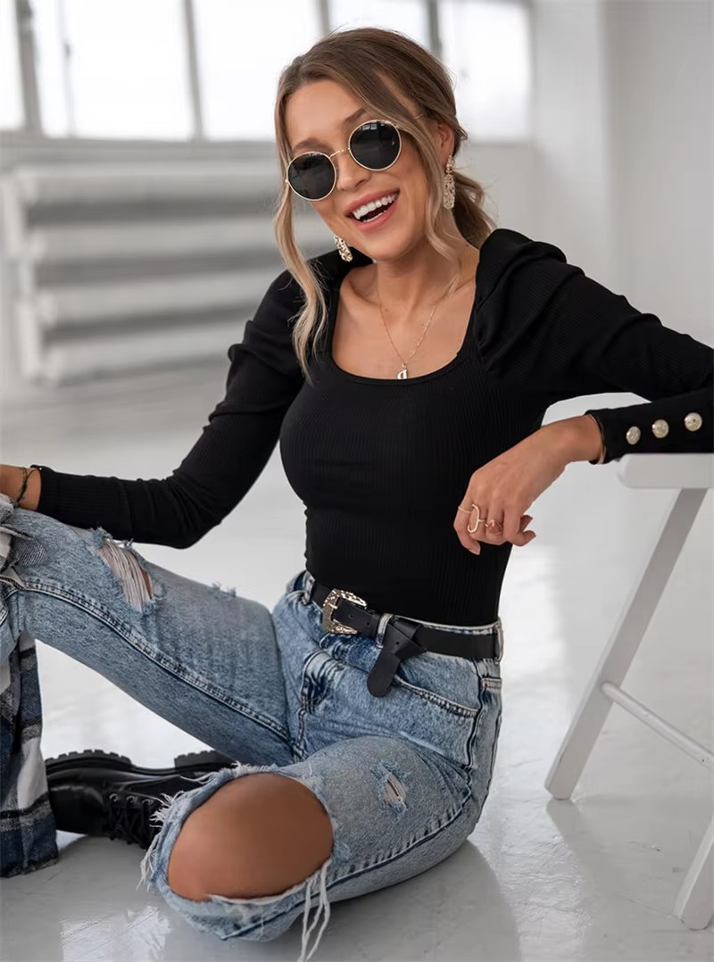 Stylischer Knopfpullover